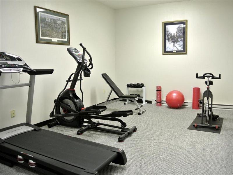 Ramada by Wyndham Strasburg Hotel Bagian luar foto