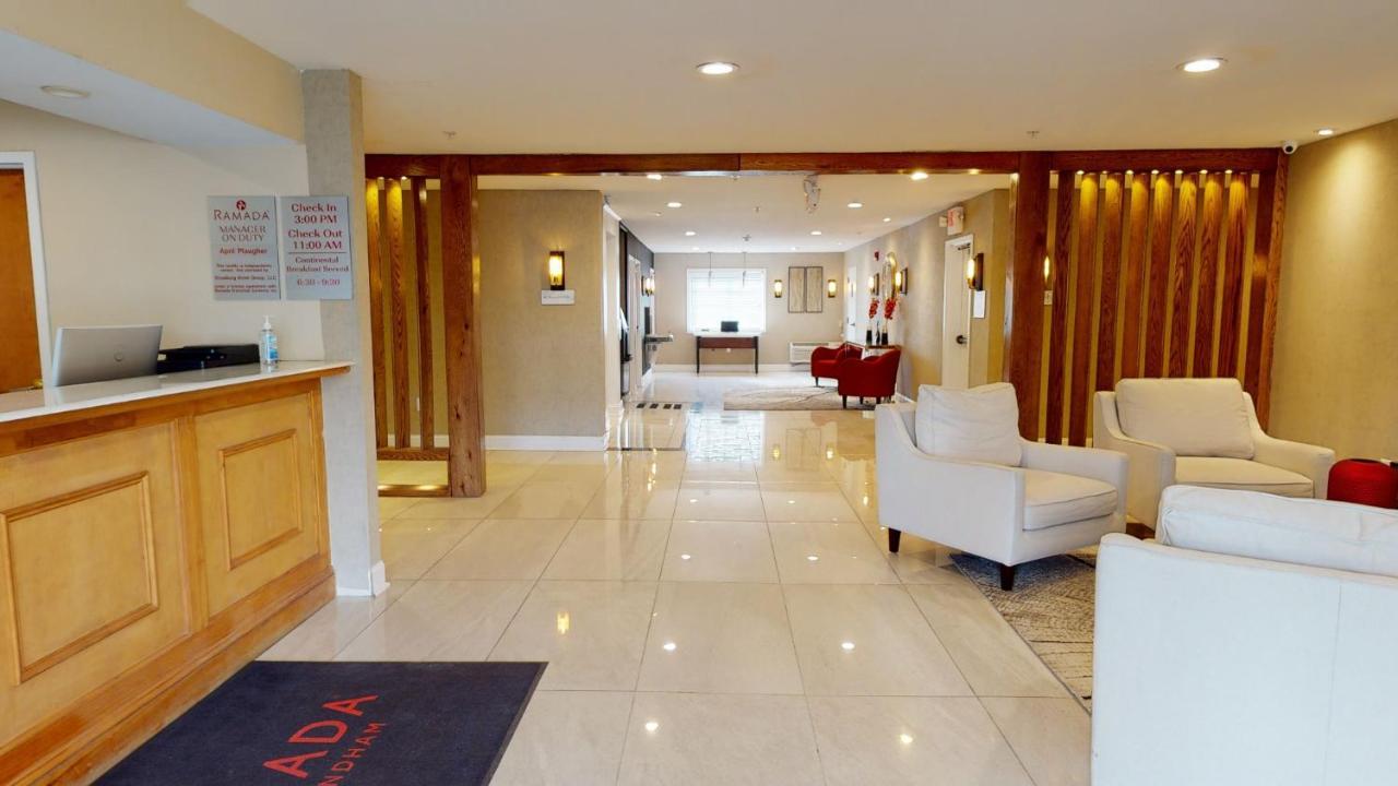 Ramada by Wyndham Strasburg Hotel Bagian luar foto